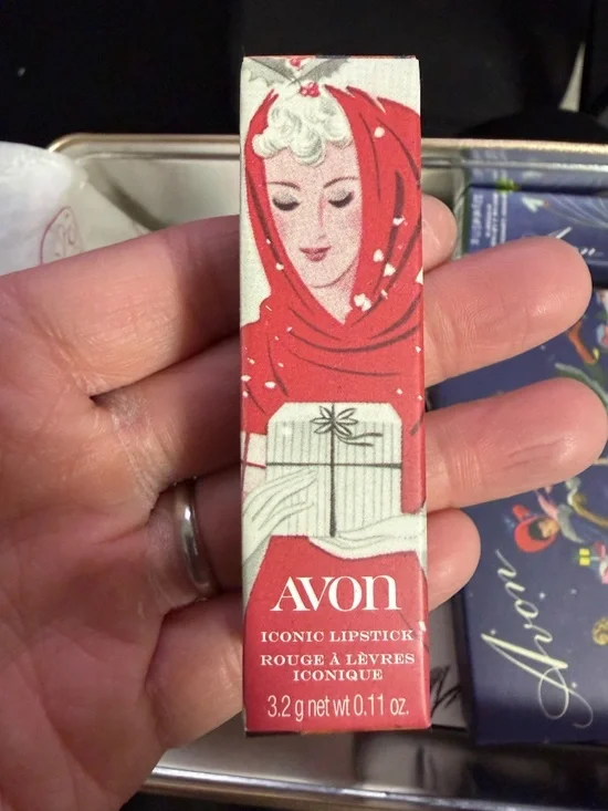 AVON HOLIDAY BOX SET COLLECTORS makeup - Picture 11 of 16